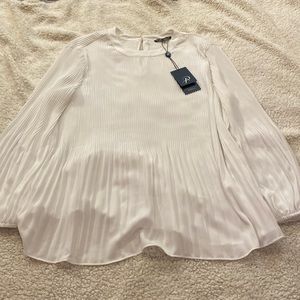 White pleated georgette blouse. Never worn, great condition, NWT